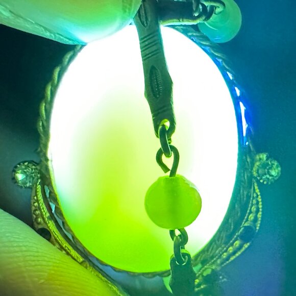 Vintage Art Deco Uranium Glass Pendant Necklace — Yellow Vaseline Cabochon — EUC - Picture 2 of 9